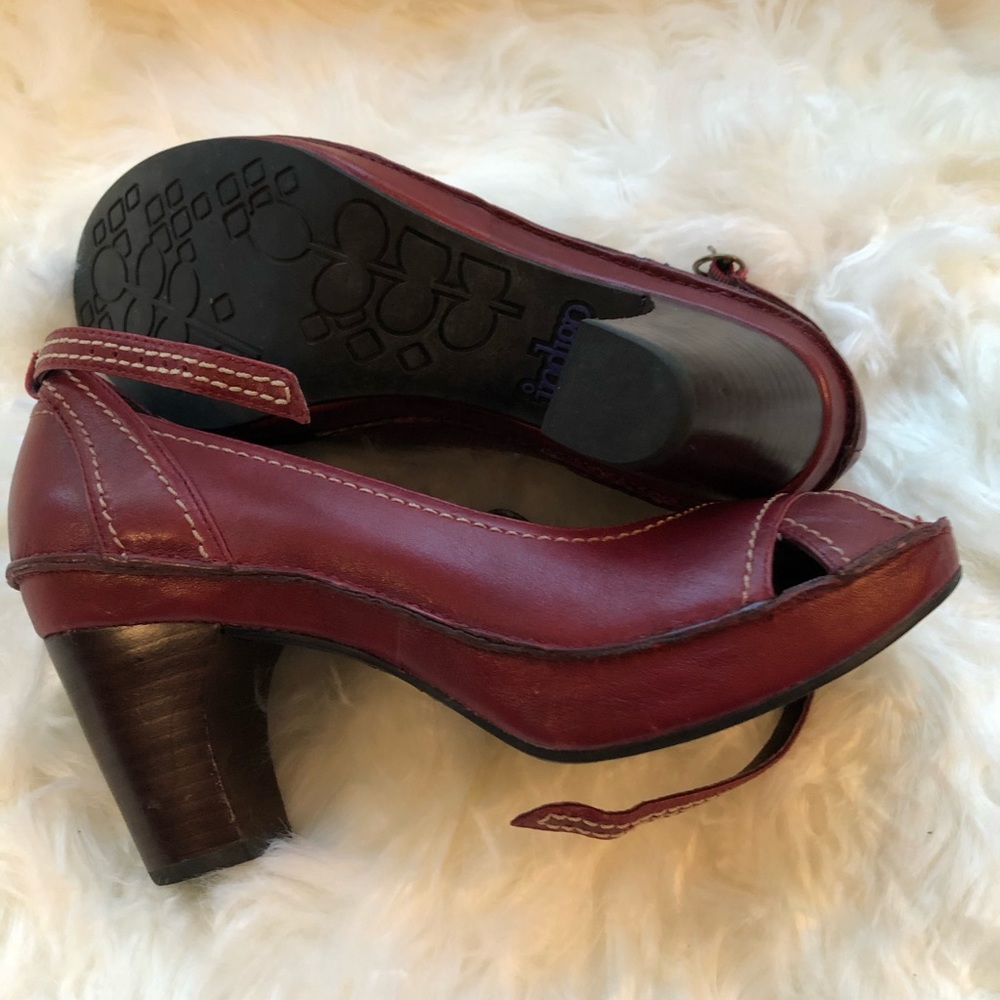 Indigo by Clark’s size 7 red leather heels